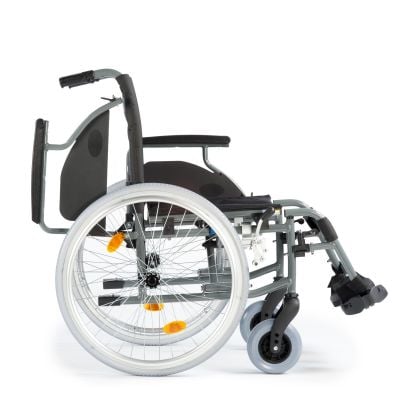 Armlehne auf Multimotion M6 Rollsuhl